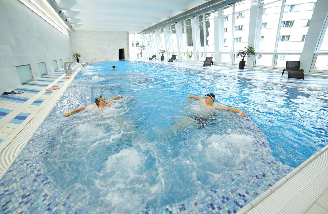 Sanatorii Sosny at Naroch Lake Hotell Gatovichi Exteriör bild