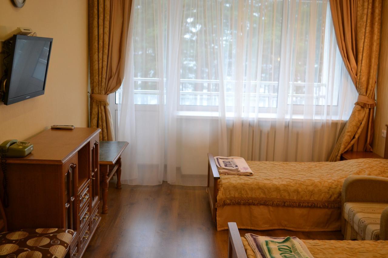 Sanatorii Sosny at Naroch Lake Hotell Gatovichi Exteriör bild